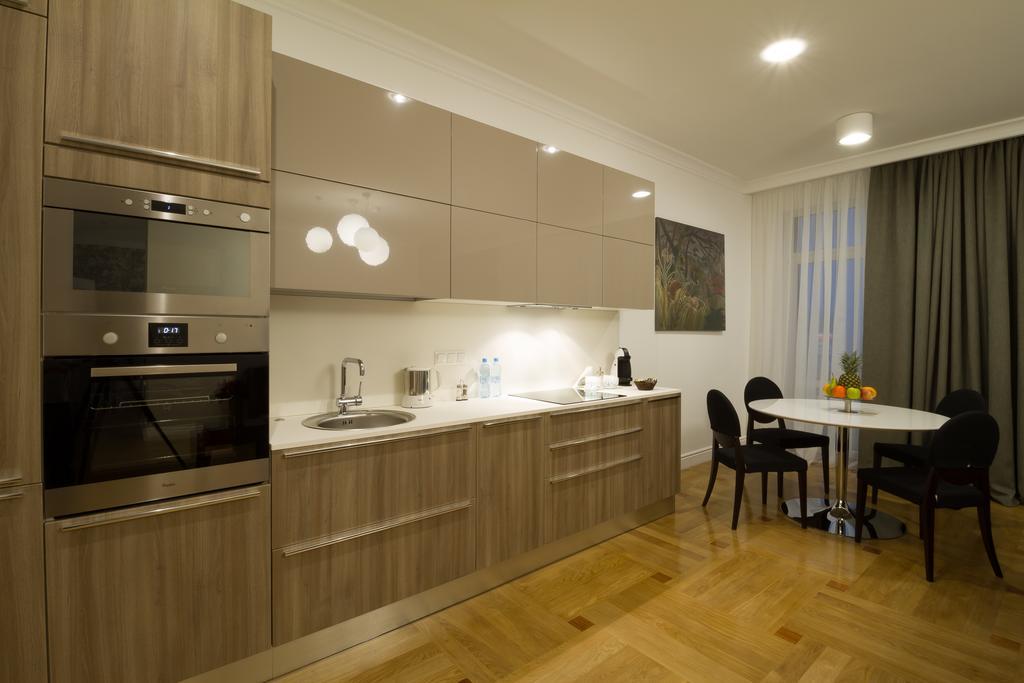 Cityhotel Apartments Kyiv Room photo